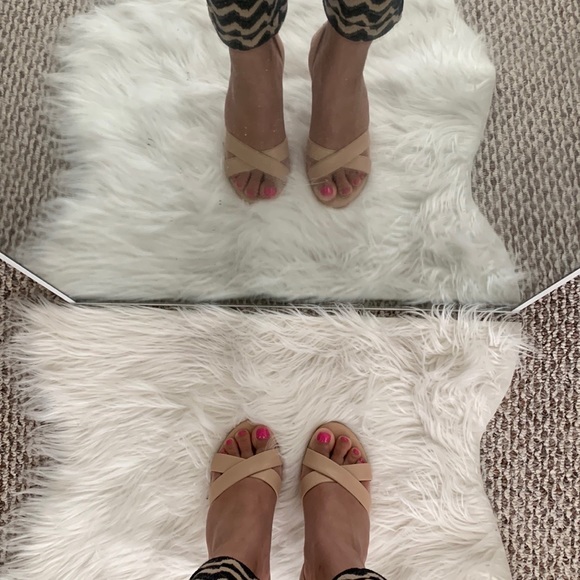 Kenneth Cole Reaction Tan Heels - Picture 9 of 10